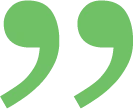 Zwei grüne, geschwungene Anführungszeichen auf weißem Hintergrund, symbolisch für ein Zitat oder eine Aussage.